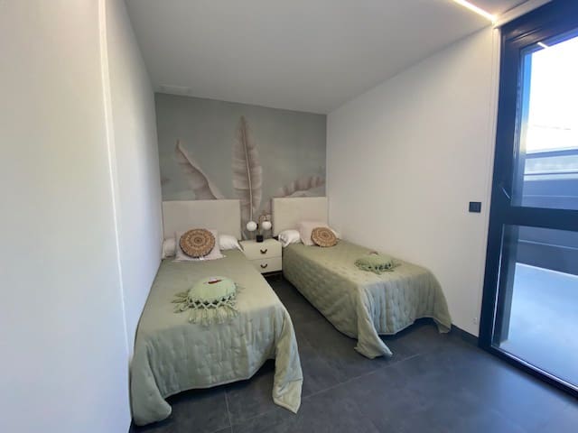 3 sypialnia Willa na sprzedaż w Los Balcones z basenem garażem - 649 000 € (Ref: 8837520)