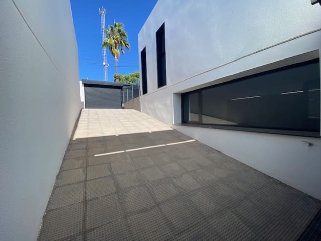 3 sypialnia Willa na sprzedaż w Los Balcones z basenem garażem - 649 000 € (Ref: 8837520)