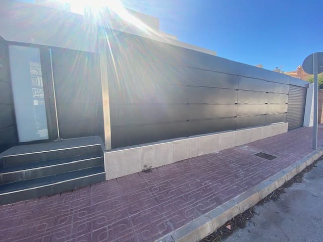 3 sypialnia Willa na sprzedaż w Los Balcones z basenem garażem - 649 000 € (Ref: 8837520)