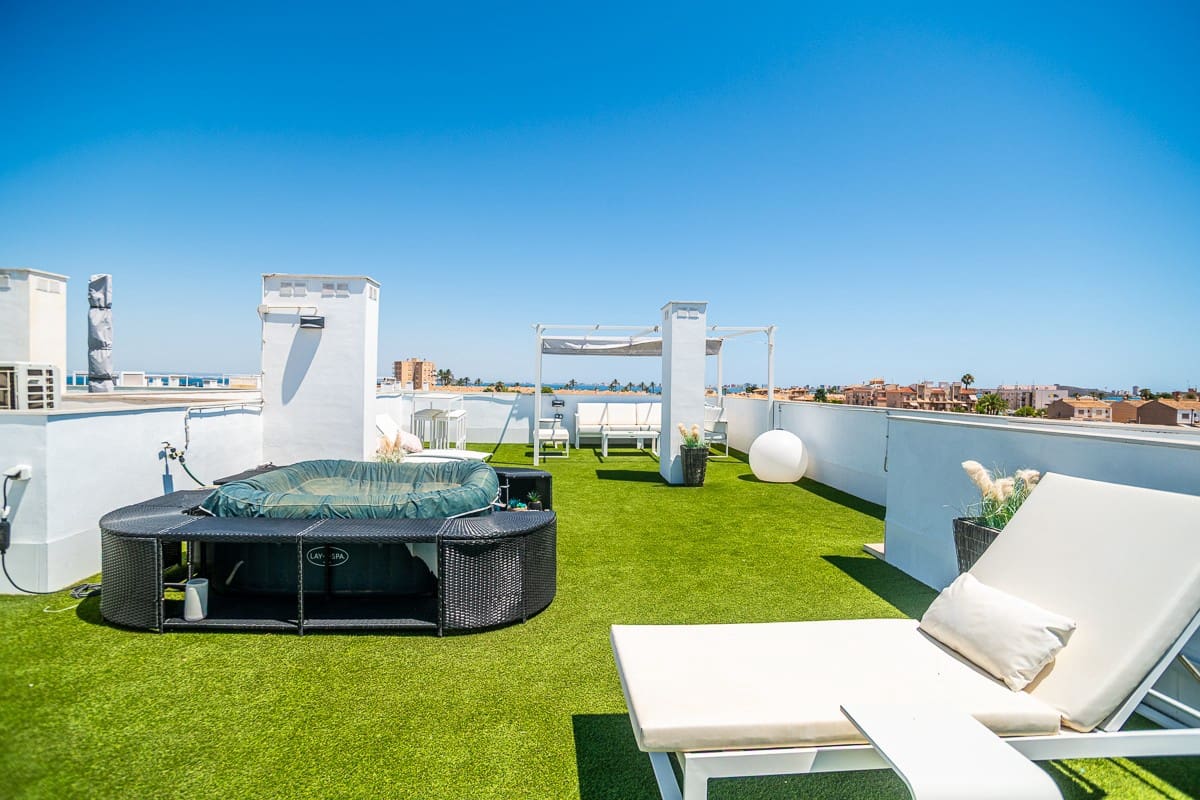 3 chambre Penthouse à vendre à Mar de Cristal avec piscine garage - 379 000 € (Ref: 9099958)