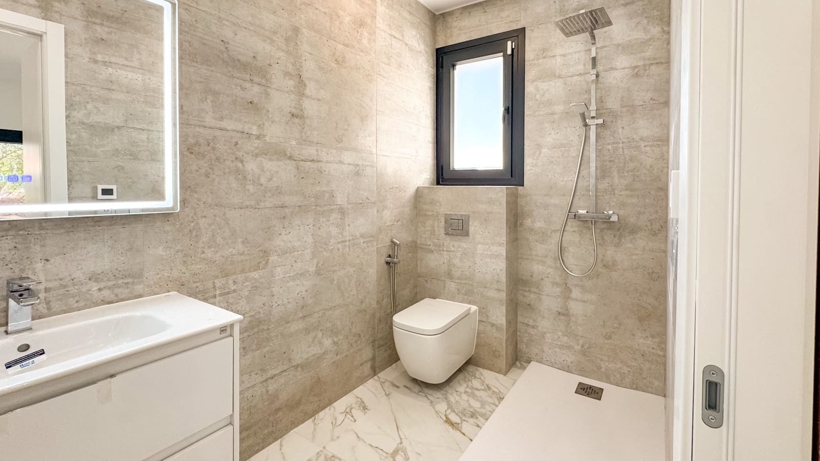 4 bedroom Villa for sale in Torrevieja with pool garage - € 995,000 (Ref: 9113706)