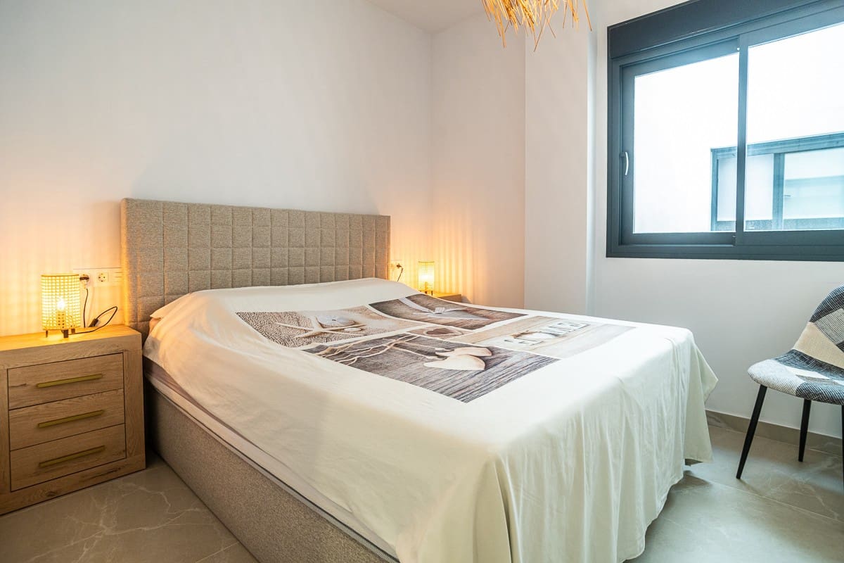 2 sypialnia Apartament na sprzedaż w Torrevieja z basenem garażem - 279 000 € (Ref: 9164378)