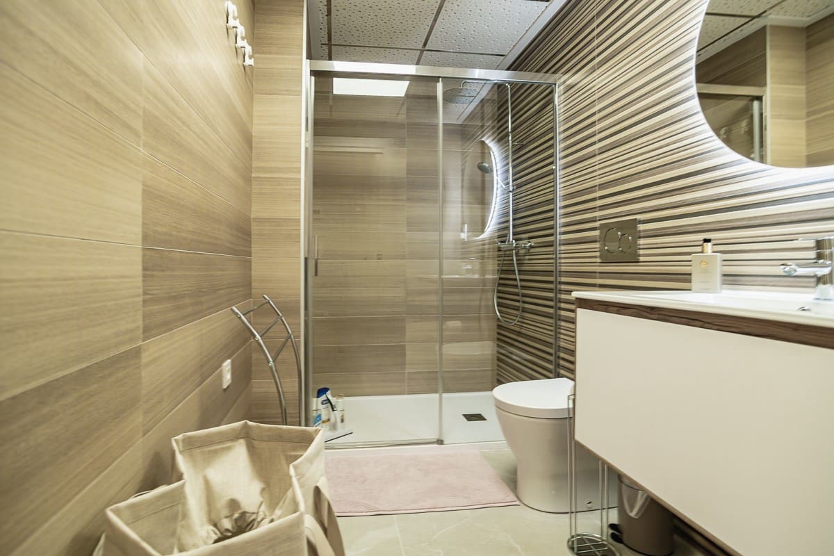 2 sypialnia Apartament na sprzedaż w Torrevieja z basenem garażem - 279 000 € (Ref: 9164378)