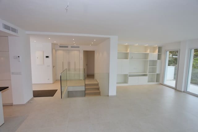 4 makuuhuone Huvila myytävänä paikassa Costa d'en Blanes, Calvià mukana uima-altaan 
autotalli - 2 975 000 € (Ref: 9205332)