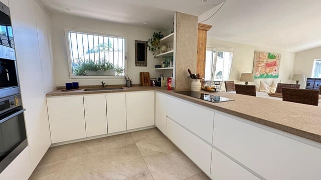 6 sypialnia Willa na sprzedaż w Costa de la Calma, Calvià z basenem garażem - 1 300 000 € (Ref: 9209358)