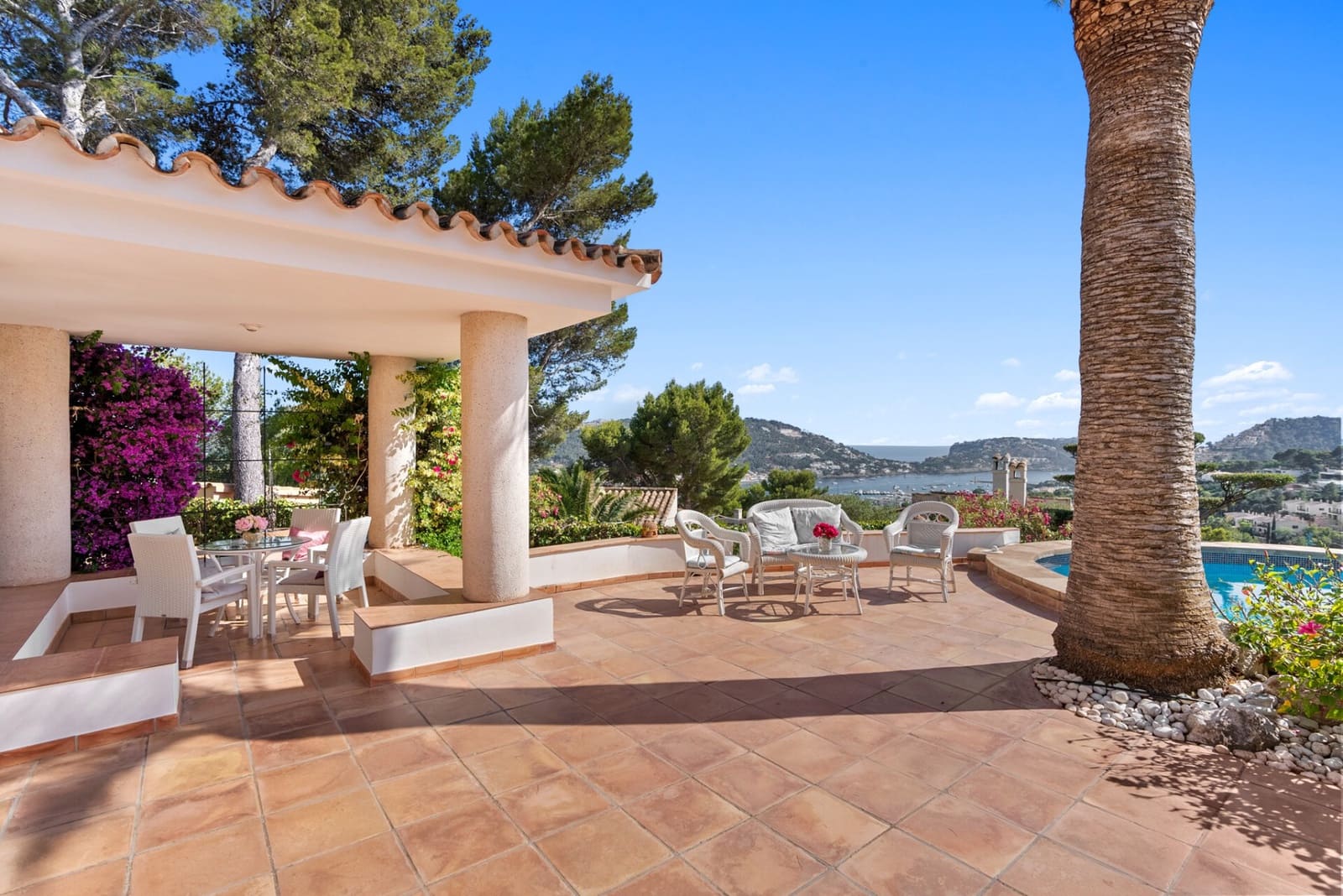 4 soveværelse Villa til salg i Puerto de Andratx med swimmingpool garage - € 3.900.000 (Ref: 9216952)