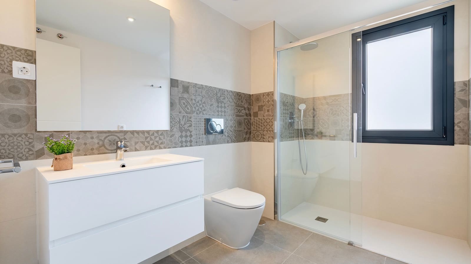 3 soveværelse Semi-Rækkehus til salg i Cala Ratjada med swimmingpool - € 875.000 (Ref: 9237938)