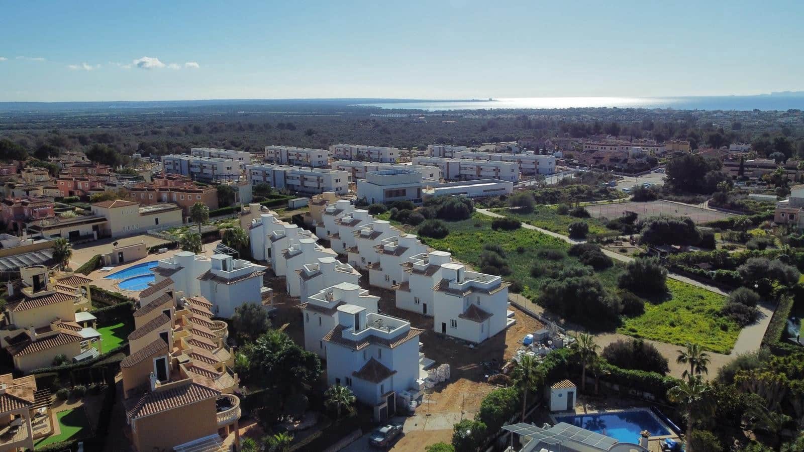 2 slaapkamer Villa te koop in Campos met zwembad - € 695.000 (Ref: 9237944)