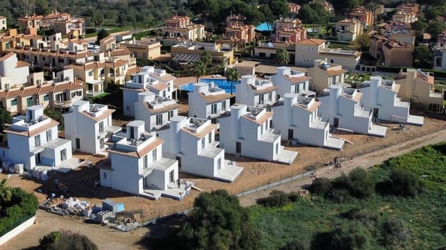 2 slaapkamer Villa te koop in Campos met zwembad - € 695.000 (Ref: 9237944)