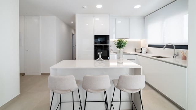 4 quarto Apartamento para venda em Playa Poniente, Benidorm com piscina - 1 370 000 € (Ref: 9360518)