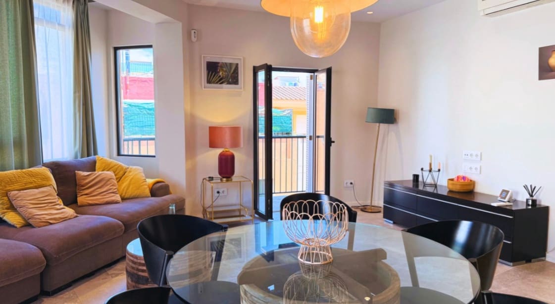 3 bedroom Apartment for sale in Palma de Mallorca - € 450,000 (Ref: 9419092)
