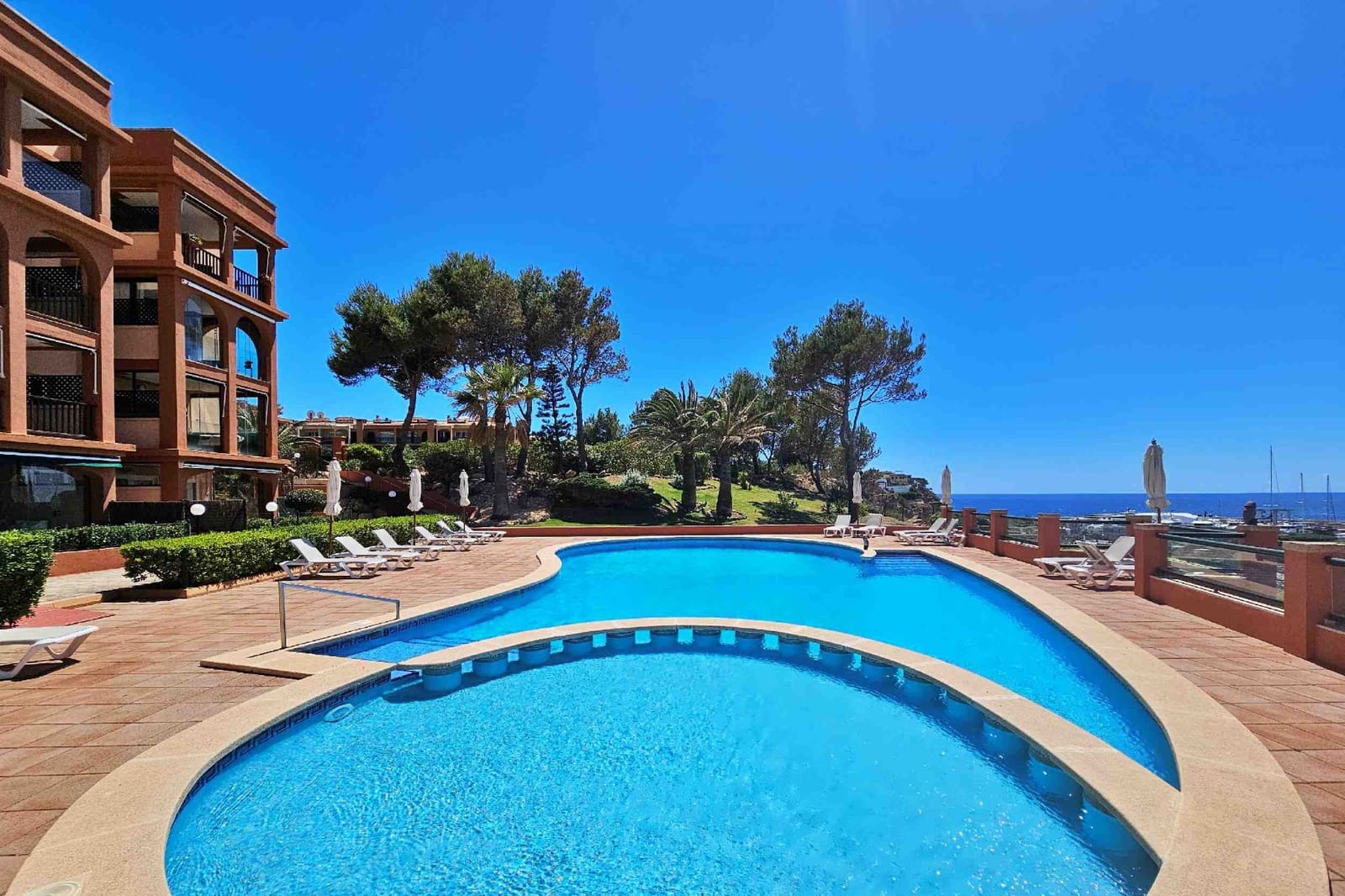 2 soveværelse Penthouse til salg i El Toro / Port Adriano med swimmingpool garage - € 1.195.000 (Ref: 9420545)