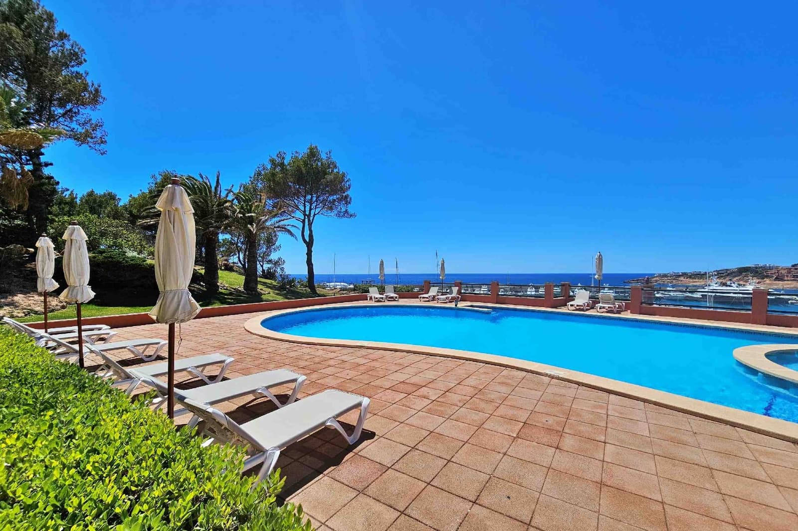 2 soveværelse Penthouse til salg i El Toro / Port Adriano med swimmingpool garage - € 1.195.000 (Ref: 9420545)