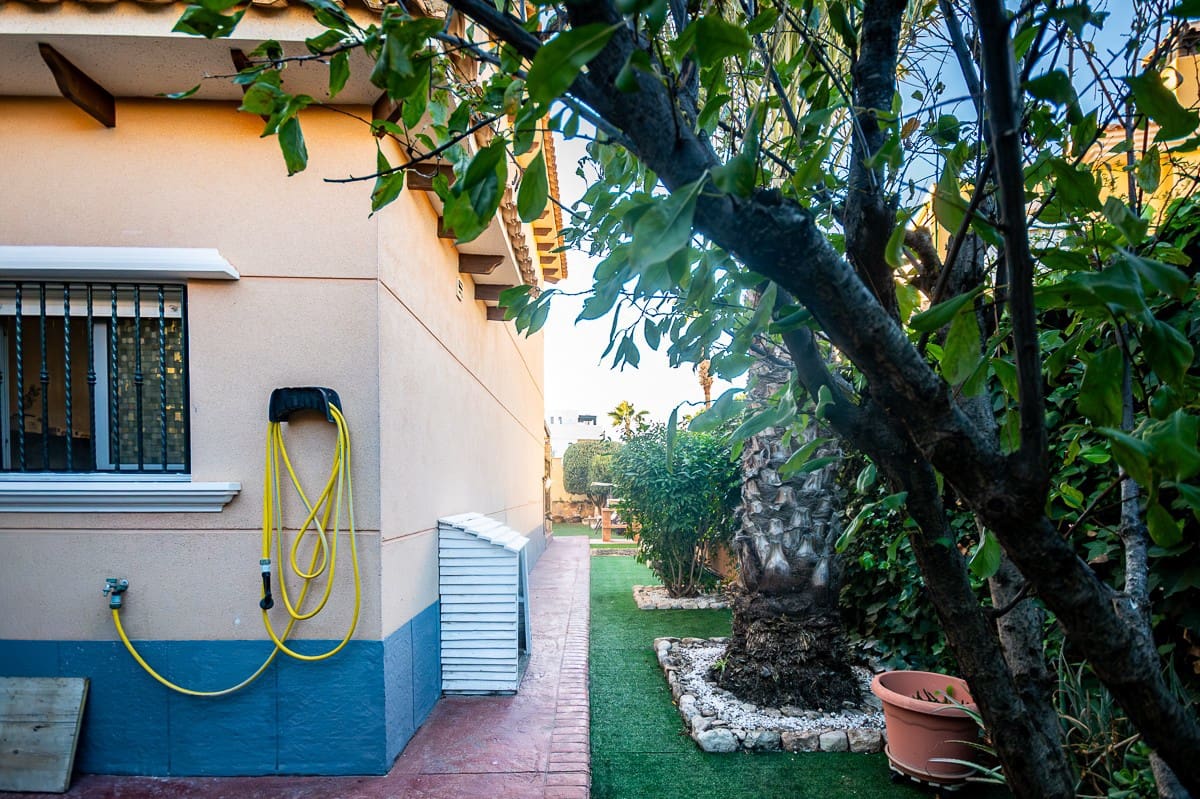 4 bedroom Villa for sale in Orihuela - € 250,000 (Ref: 9422076)