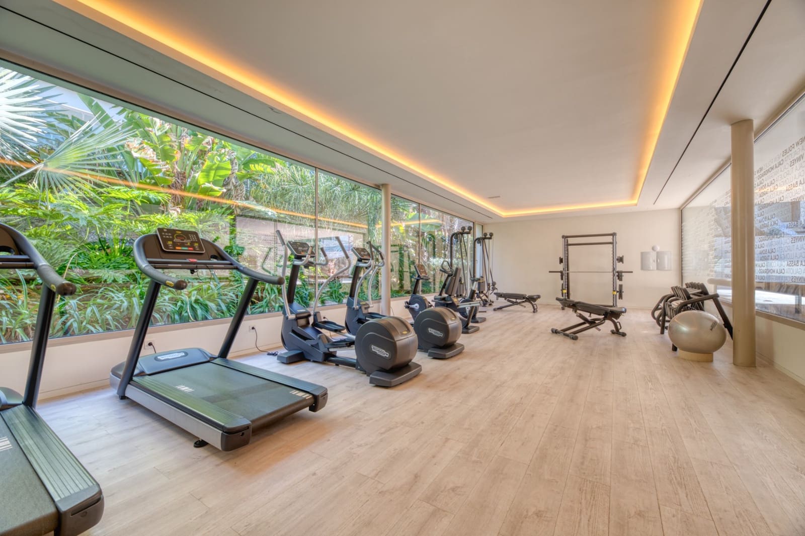 3 slaapkamer Villa te koop in Puerto de Andratx met zwembad - € 3.750.000 (Ref: 9428899)