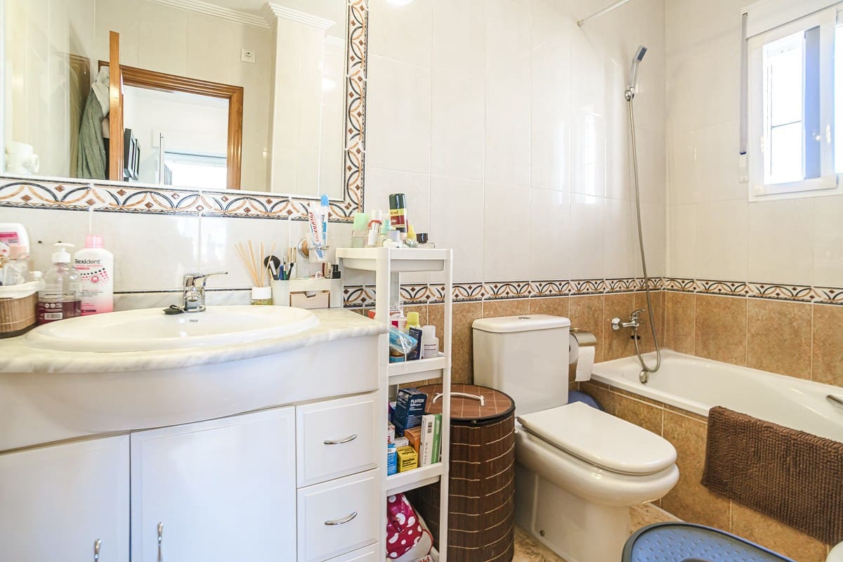 2 Zimmer Villa zu verkaufen in El Raso mit Pool - 247.000 € (Ref: 9511194)