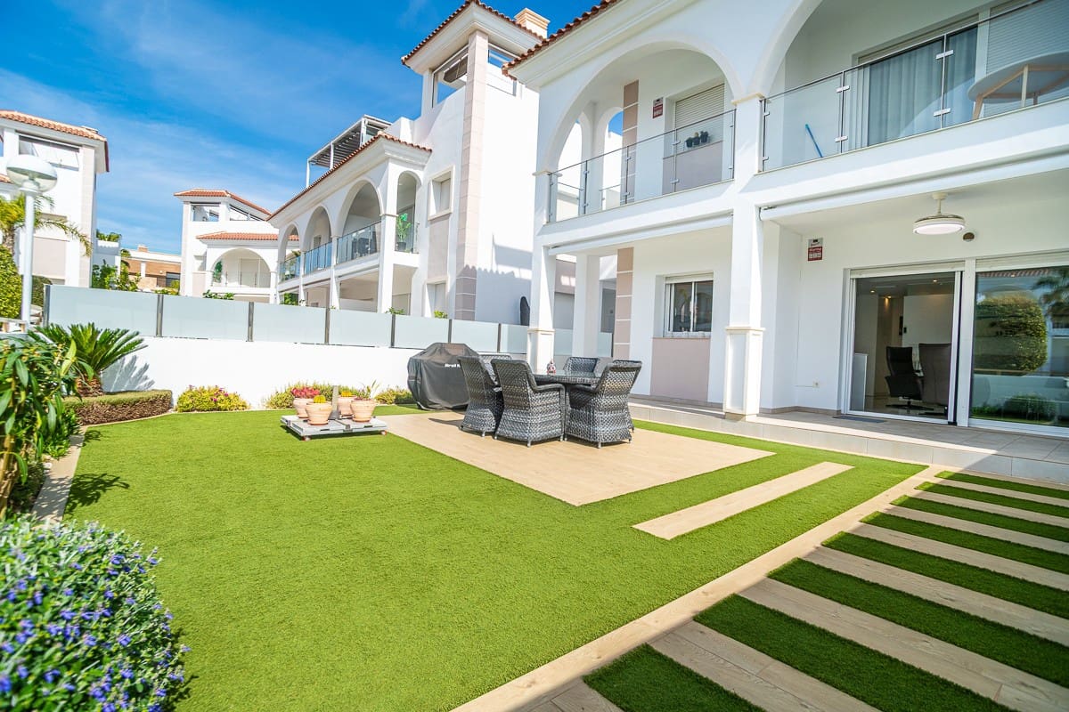 2 Zimmer Apartment zu verkaufen in Ciudad Quesada mit Pool - 319.500 € (Ref: 9614588)