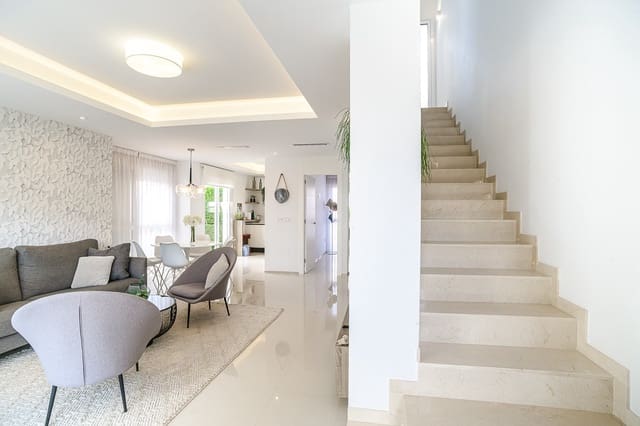 3 bedroom Villa for sale in Ciudad Quesada, Rojales with pool - € 405,000 (Ref: 9614589)