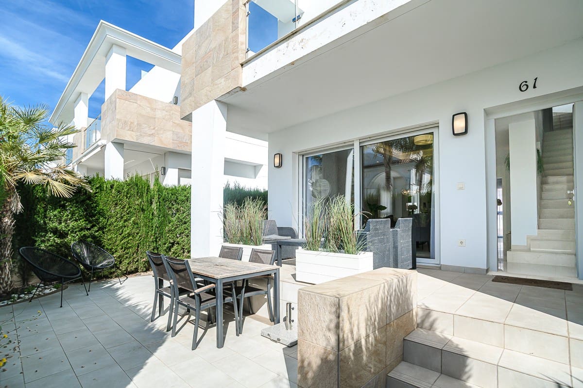 3 bedroom Villa for sale in Ciudad Quesada with pool - € 405,000 (Ref: 9614589)