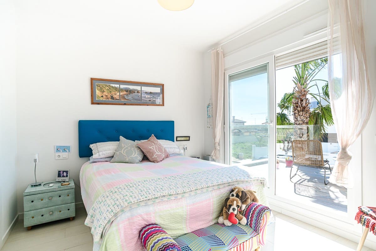 3 slaapkamer Villa te koop in Pilar de la Horadada met zwembad - € 450.000 (Ref: 9684368)