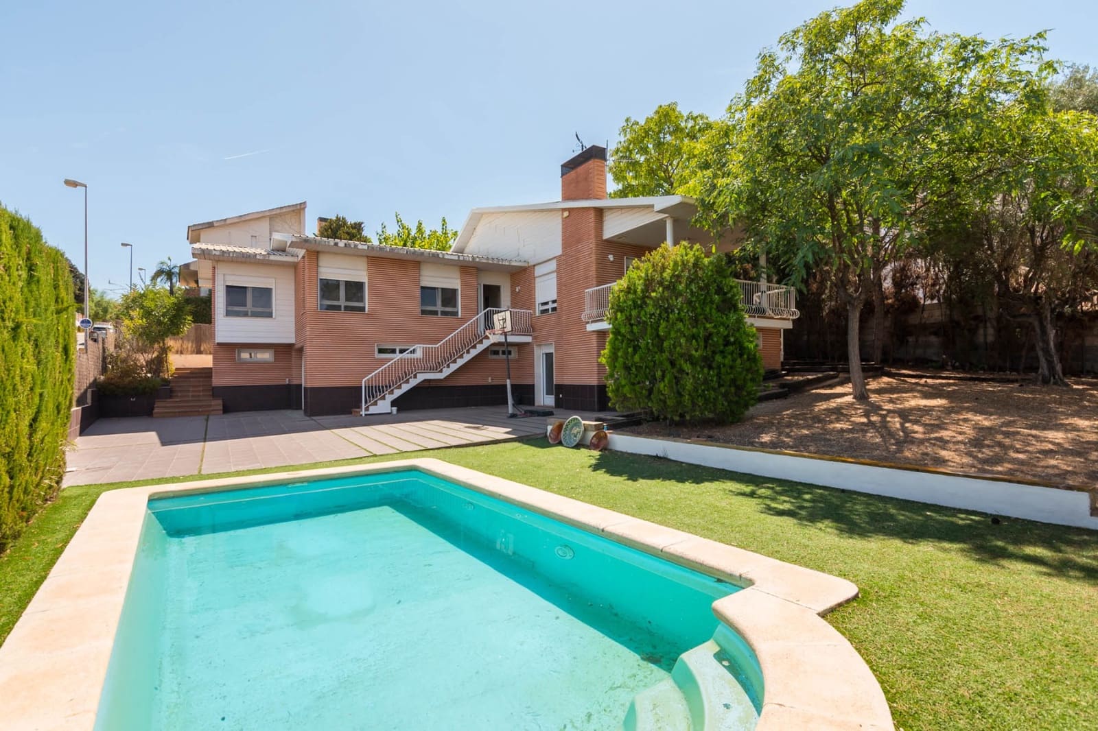 Chalet de 4 habitaciones en Altorreal en venta con piscina garaje - 625.000 € (Ref: 9737139)
