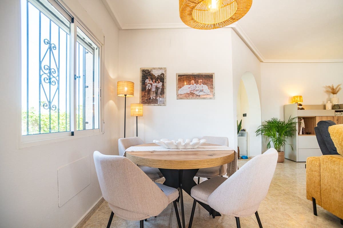 4 soveværelse Villa til salg i Catral med swimmingpool - € 380.000 (Ref: 9773463)