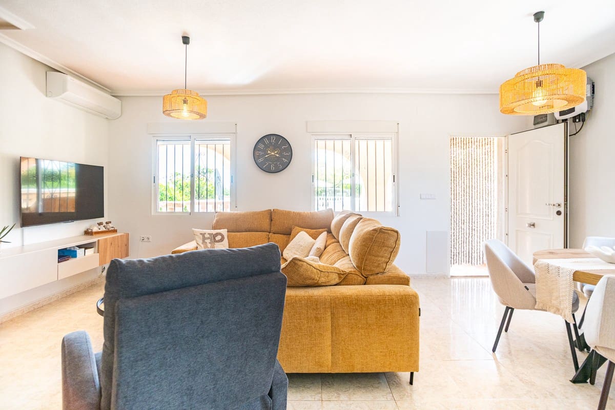 4 soveværelse Villa til salg i Catral med swimmingpool - € 380.000 (Ref: 9773463)