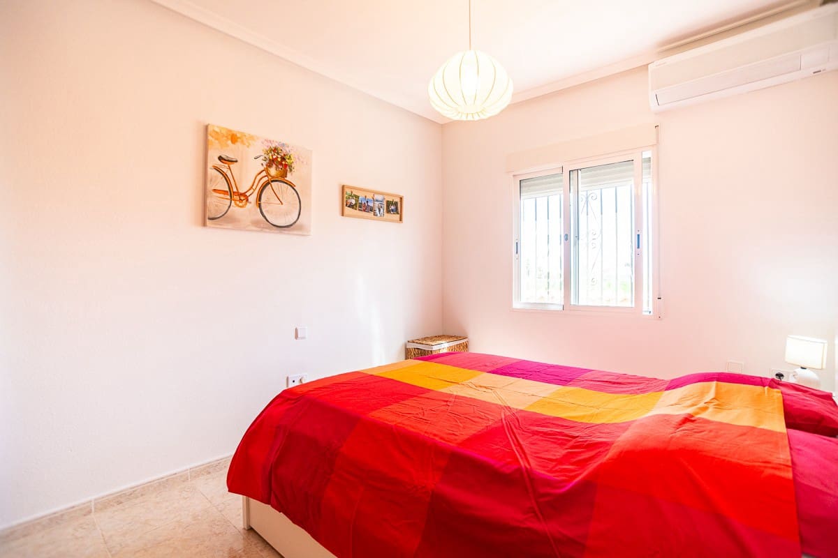 4 soveværelse Villa til salg i Catral med swimmingpool - € 380.000 (Ref: 9773463)