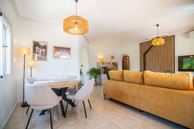 4 soveværelse Villa til salg i Catral med swimmingpool - € 380.000 (Ref: 9773463)