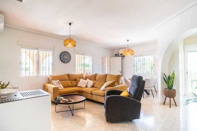 4 soveværelse Villa til salg i Catral med swimmingpool - € 380.000 (Ref: 9773463)