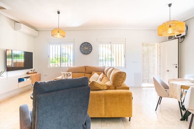 4 soveværelse Villa til salg i Catral med swimmingpool - € 380.000 (Ref: 9773463)