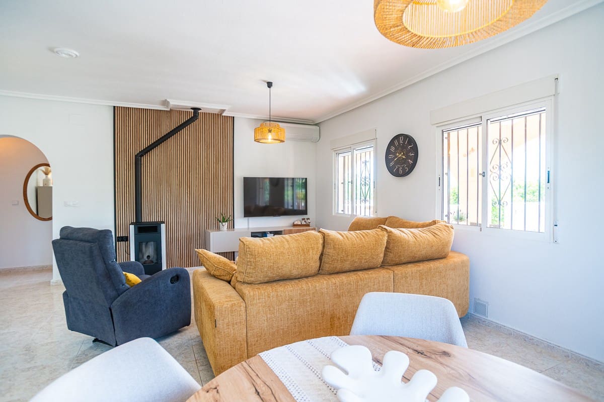 4 soveværelse Villa til salg i Catral med swimmingpool - € 380.000 (Ref: 9773463)