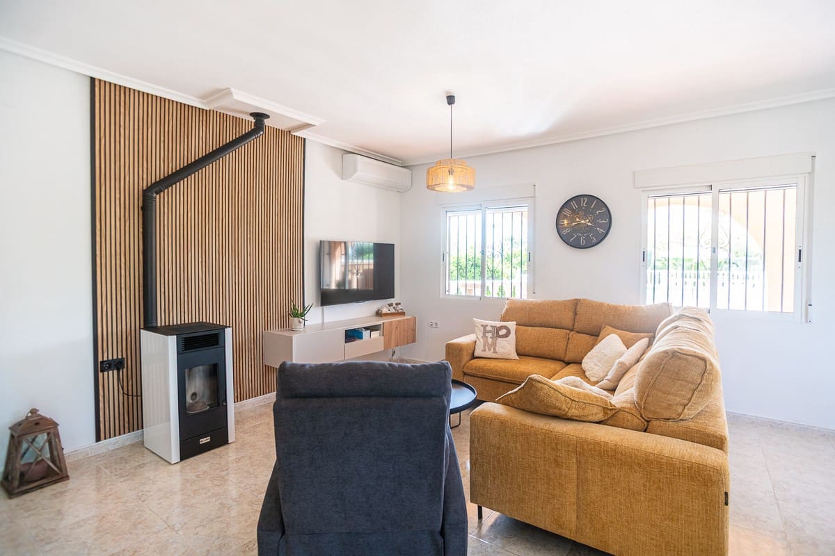 4 soveværelse Villa til salg i Catral med swimmingpool - € 380.000 (Ref: 9773463)