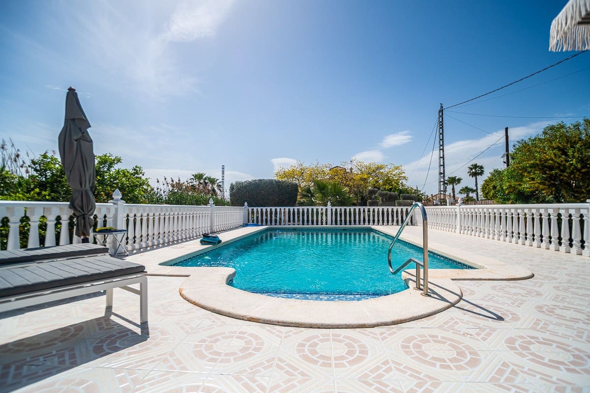 4 soveværelse Villa til salg i Catral med swimmingpool - € 380.000 (Ref: 9773463)