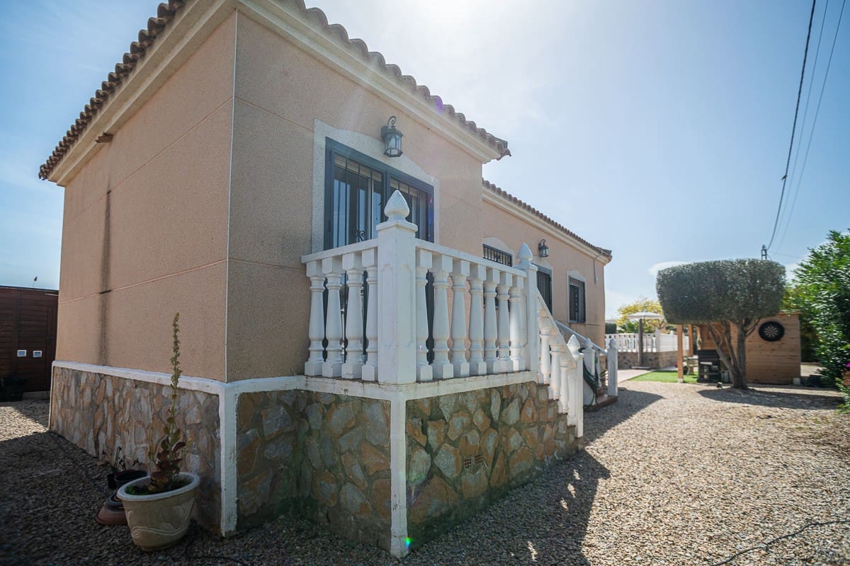 4 soveværelse Villa til salg i Catral med swimmingpool - € 380.000 (Ref: 9773463)