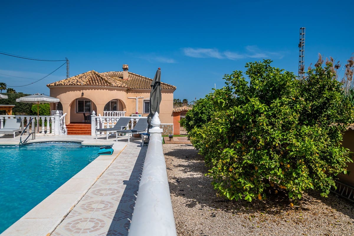 4 soveværelse Villa til salg i Catral med swimmingpool - € 380.000 (Ref: 9773463)