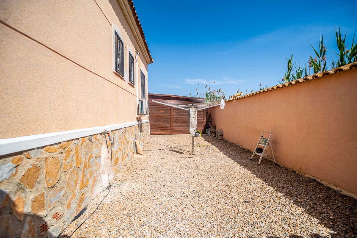 4 soveværelse Villa til salg i Catral med swimmingpool - € 380.000 (Ref: 9773463)