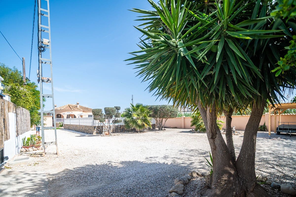 4 soveværelse Villa til salg i Catral med swimmingpool - € 380.000 (Ref: 9773463)