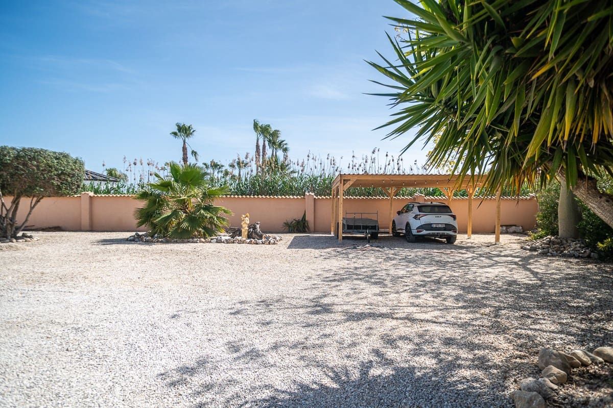 4 soveværelse Villa til salg i Catral med swimmingpool - € 380.000 (Ref: 9773463)