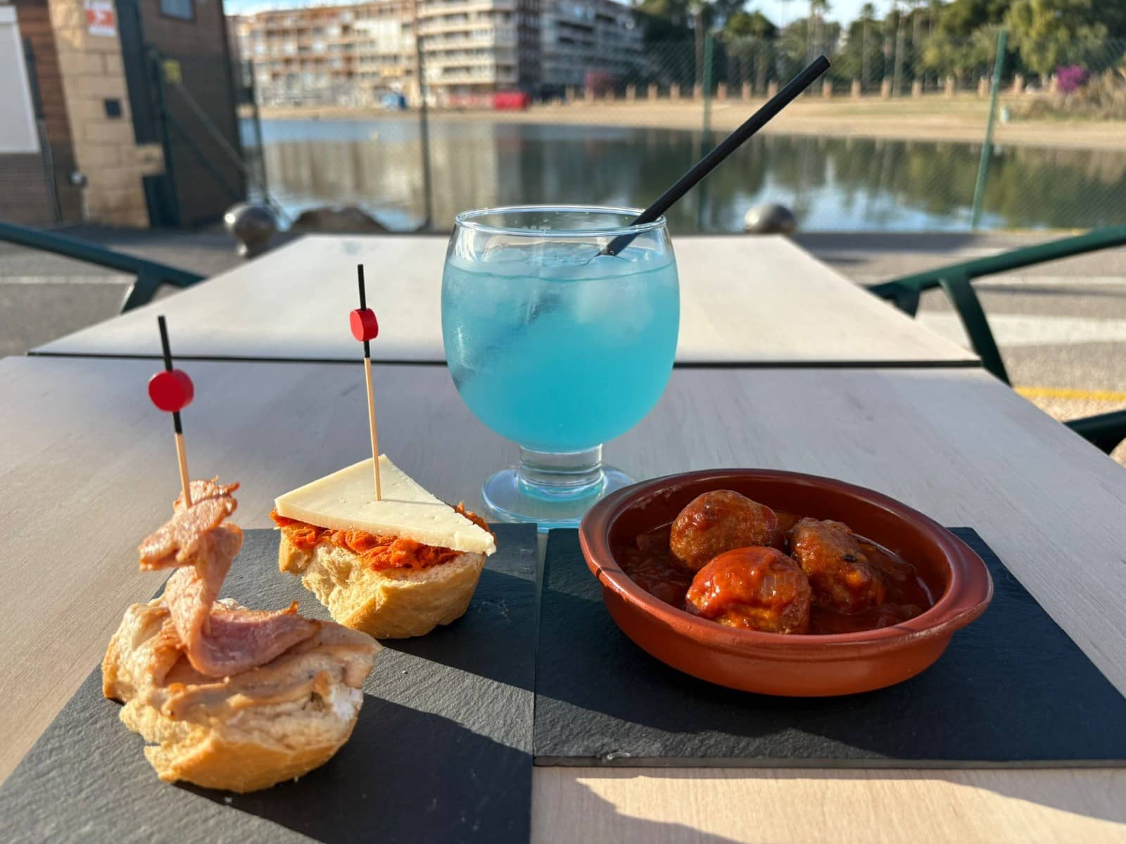 Komercyjne na sprzedaż w Torrevieja - 35 000 € (Ref: 9778460)