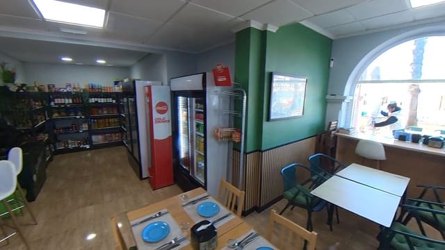 Kommersiell til salgs i Puerto Deportivo, Torrevieja - € 35 000 (Ref: 9778460)