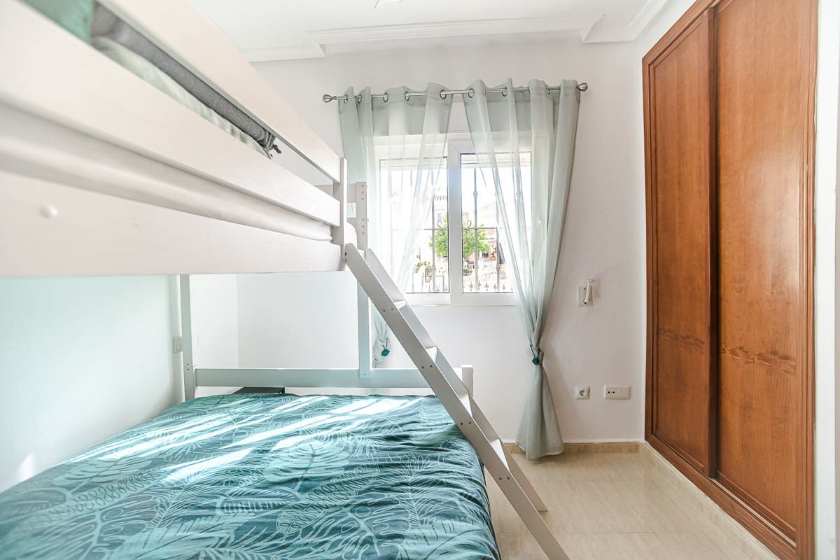 2 Zimmer Apartment zu verkaufen in Orihuela Costa mit Pool - 189.500 € (Ref: 9831597)