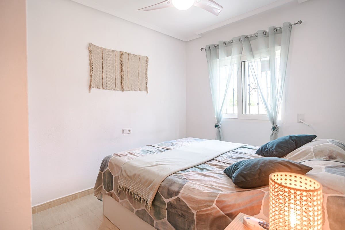 2 Zimmer Apartment zu verkaufen in Orihuela Costa mit Pool - 189.500 € (Ref: 9831597)