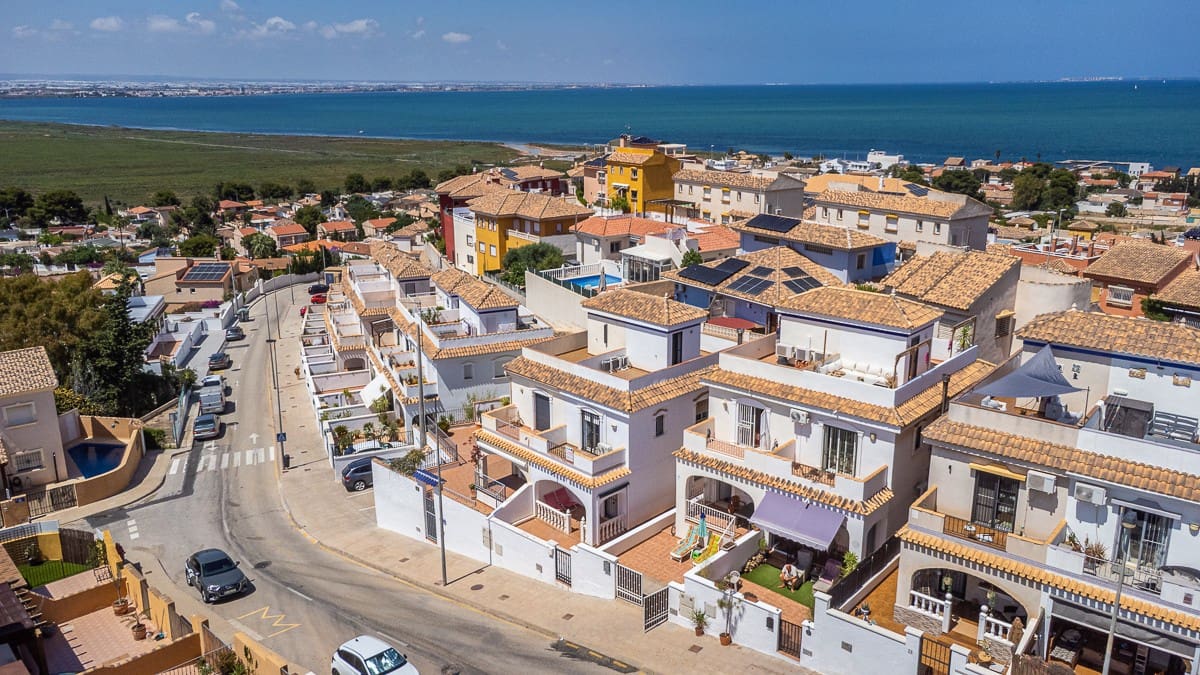 Casa de 2 habitaciones en El Carmoli en venta con piscina - 147.500 € (Ref: 9893248)