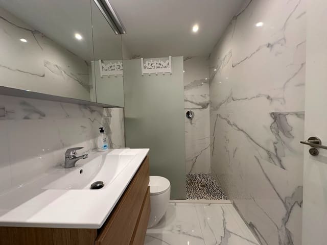 1 slaapkamer Appartement te koop in La Manga del Mar Menor met zwembad - € 163.500 (Ref: 9926625)