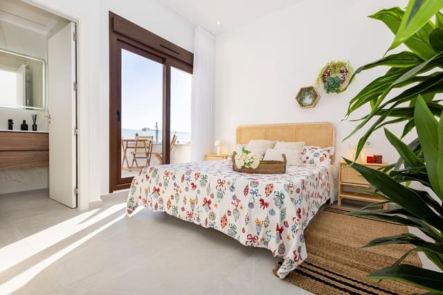3 slaapkamer Rijtjeshuis te koop in Vistabella, Orihuela met zwembad - € 315.000 (Ref: 9950523)