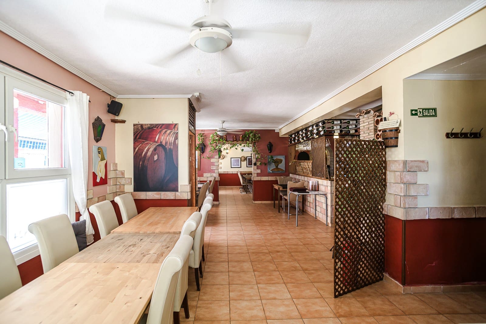 Commerciale in vendita in La Veleta con piscina - 225.000 € (Rif: 9952917)