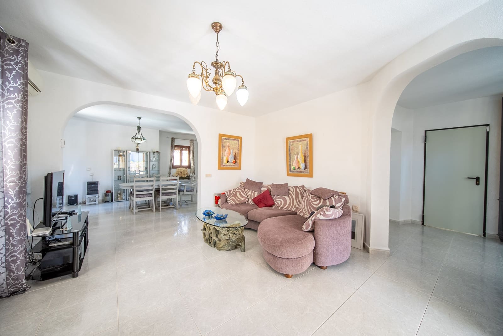 6 soverom Villa til salgs i Filipinas med svømmebasseng garasje - € 450 000 (Ref: 9971766)