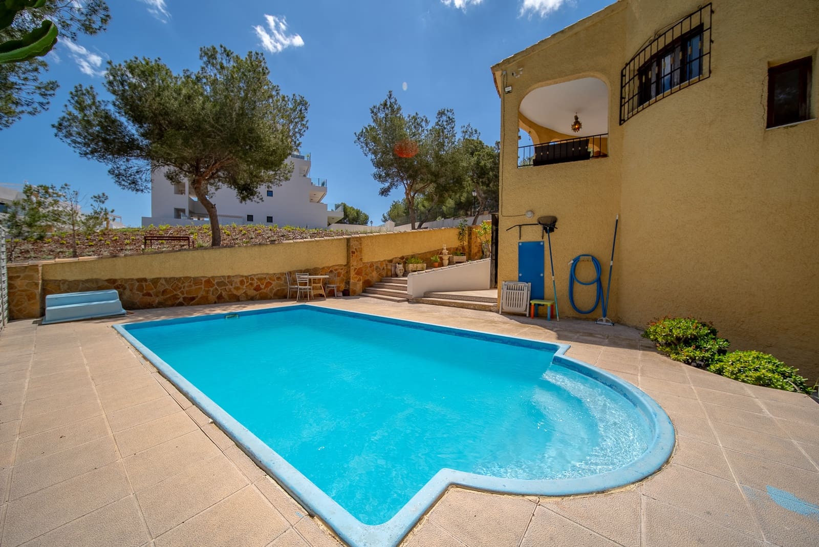 6 soverom Villa til salgs i Filipinas med svømmebasseng garasje - € 450 000 (Ref: 9971766)