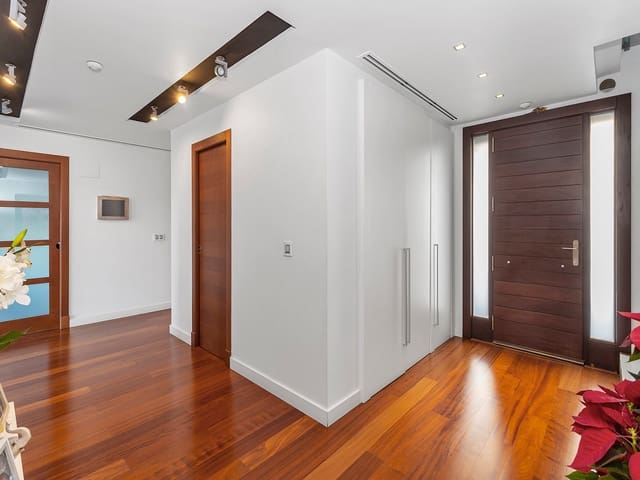 6 soverom Villa til salgs i Algorfa med svømmebasseng garasje - € 1 550 000 (Ref: 9971767)